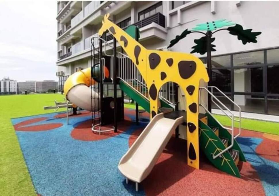 D'Medina @ Icon Residence كُوالا تيرينغانو المظهر الخارجي الصورة