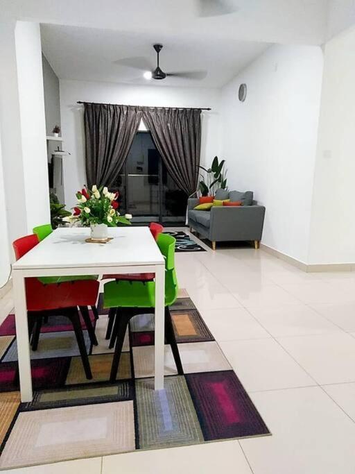 D'Medina @ Icon Residence كُوالا تيرينغانو المظهر الخارجي الصورة